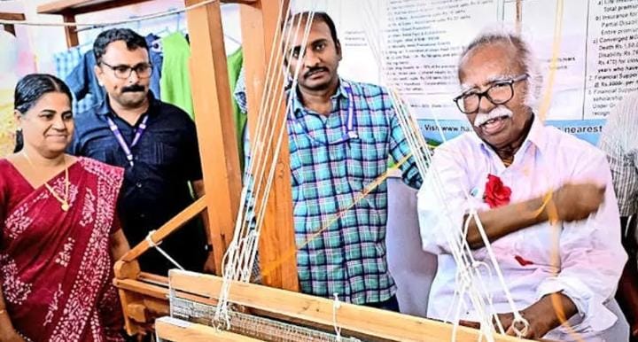  ഓണം വിപണനമേളയുടെ ഭാഗമായി കൈത്തറി വസ്ത്ര–കരകൗശല പ്രദര്‍ശന വിപണനമേള പൊലീസ് മൈതാനിയില്‍ തുടങ്ങി