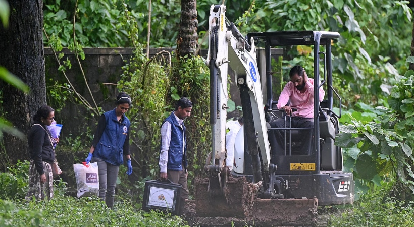  ധർമ്മസ്ഥലയിലെ ശുചീകരണ തൊഴിലാളിയുടെ വെളിപ്പെടുത്തലിൽ ഇന്നും മണ്ണ് നീക്കിയുള്ള പരിശോധന നടത്തും