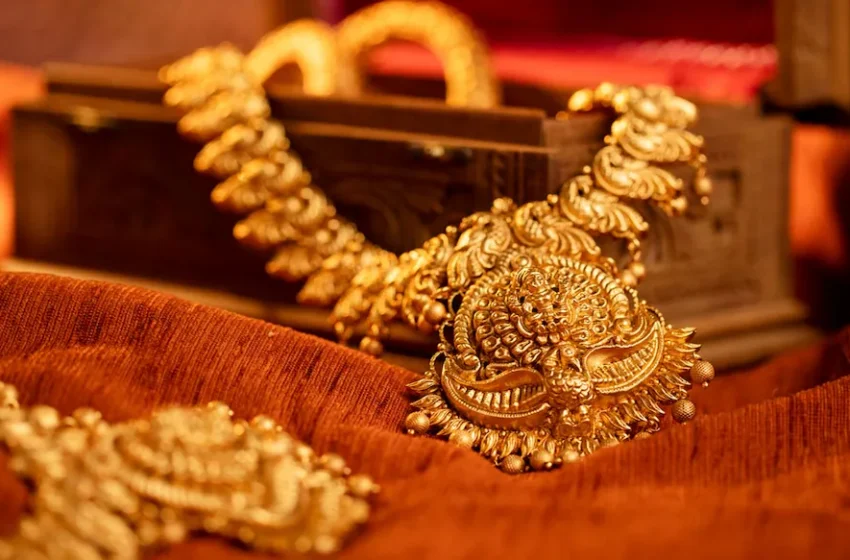  സ്വര്‍ണത്തില്‍ വീണ്ടും കുതിപ്പ്; പവന് 160 രൂപ വർധിച്ച് 81,040 ലെത്തി