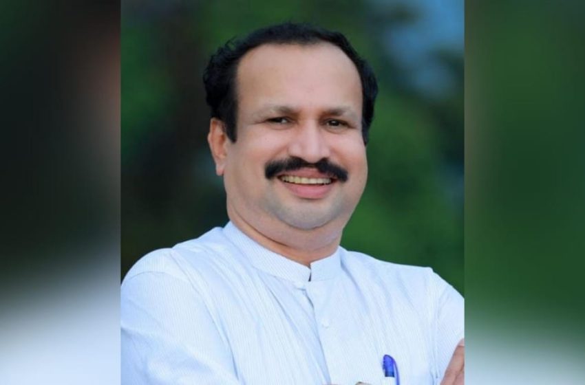  കെ.സി.സി പി എൽ മാനേജിംഗ് ഡയരക്ടർ ആനക്കൈ ബാലകൃഷ്ണന് മാനേജ്മെൻ്റിൽ ഡോക്ടറേറ്റ്