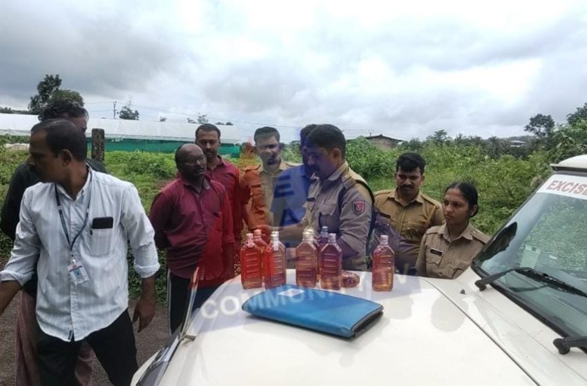  തളിപ്പറമ്പ് എക്സൈസ് റേഞ്ച് നടത്തിയ പരിശോധനയിൽ 25 കുപ്പി മദ്യവുമായി യുവാവ് പിടിയിൽ