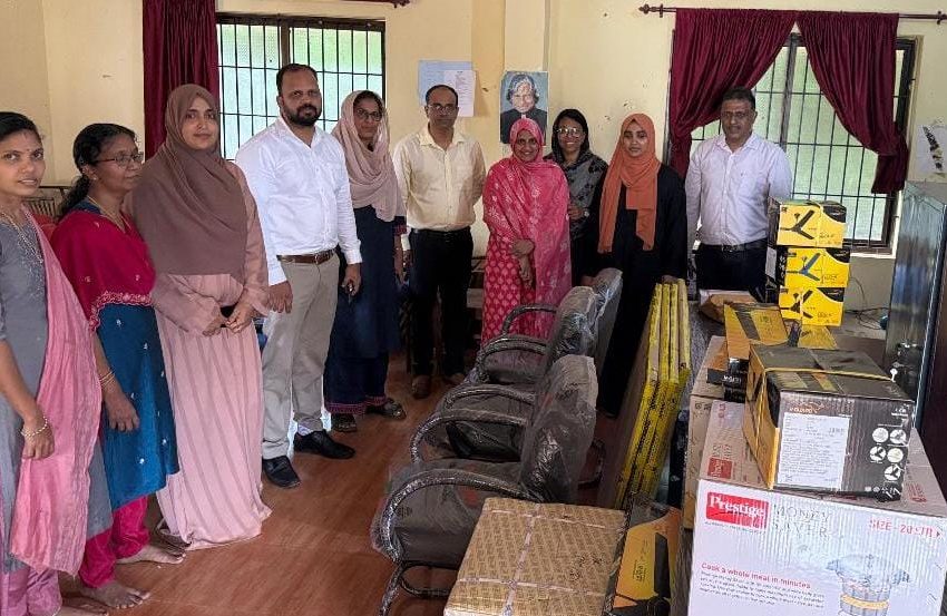  തളിപ്പറമ്പ നഗരസഭ കരിമ്പം എൽപി സ്കൂളിലേക്കുള്ള  ഉപകരണങ്ങൾ  വിതരണത്തിന്റെ ഉത്ഘാടനം നിർവഹിച്ചു