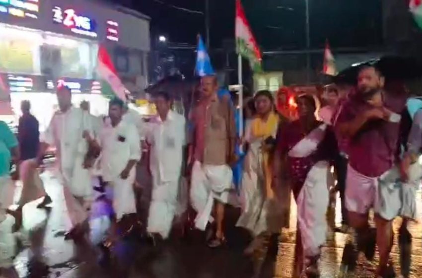  ഷാഫി പറമ്പിൽ എം.പിക്ക് നേരെ പേരാമ്പ്രയിൽ ഉണ്ടായ പൊലീസ് അതിക്രമം; തലശ്ശേരിയിൽ കോൺഗ്രസ് പ്രവർത്തകർ റോഡ് ഉപരോധിച്ചു