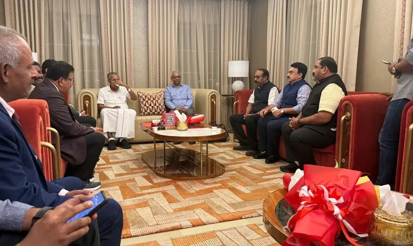  ഗൾഫ് സന്ദർശനത്തിന്റെ ഭാഗമായി മുഖ്യമന്ത്രി പിണറായി വിജയൻ ബഹ്‌റൈനിൽ എത്തി