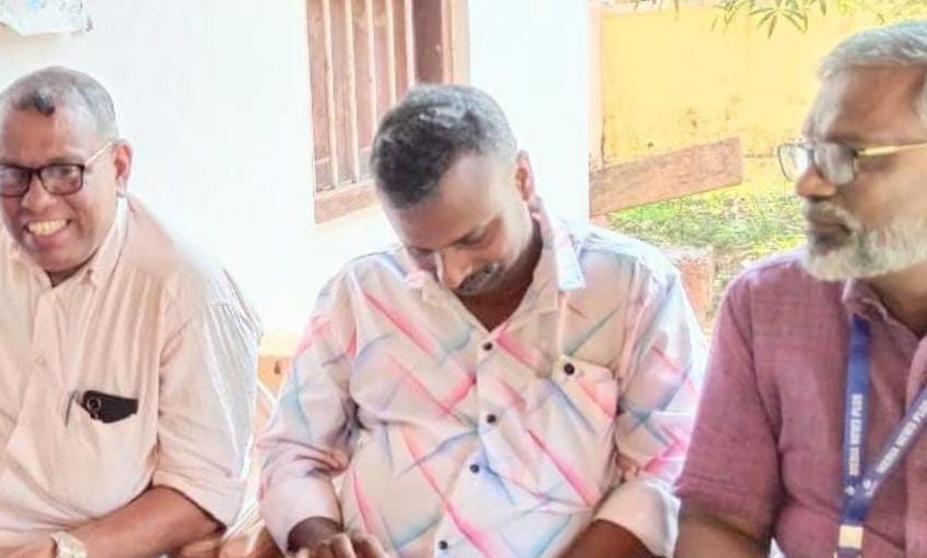  അങ്കണവാടിക്ക് ഡൈനിംഗ് ടേബിൾ നൽകി
