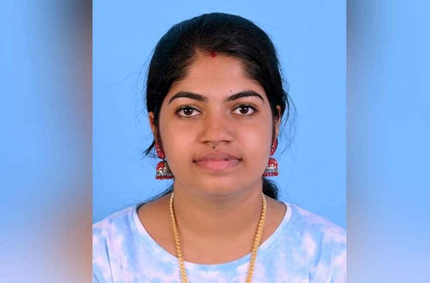  പോണ്ടിച്ചേരി യൂണിവേഴ്സിറ്റിയി ൽ നിന്നും എം എ ഹിന്ദി പരീക്ഷയിൽ ഒന്നാം റാങ്ക് നേടി അനുശ്രീ എ കെ