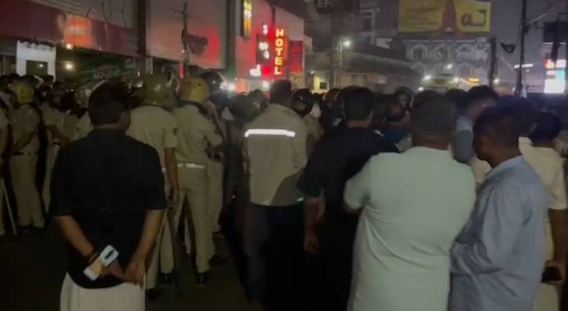  സിപിഐഎം മുസ്ലിം ലീഗ് ഓഫീസുകൾക്ക് നേരെ കല്ലേറ്; പെരിന്തൽമണ്ണയിൽ ഇന്ന് UDF ഹർത്താൽ