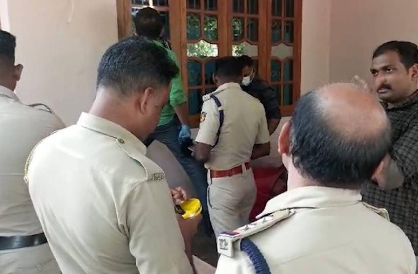  മട്ടന്നൂരില്‍ വീട് കുത്തിത്തുറന്ന് മോഷണം; 10 പവന്‍ സ്വര്‍ണാഭരണങ്ങളും പതിനായിരം രൂപയും കവര്‍ന്നു