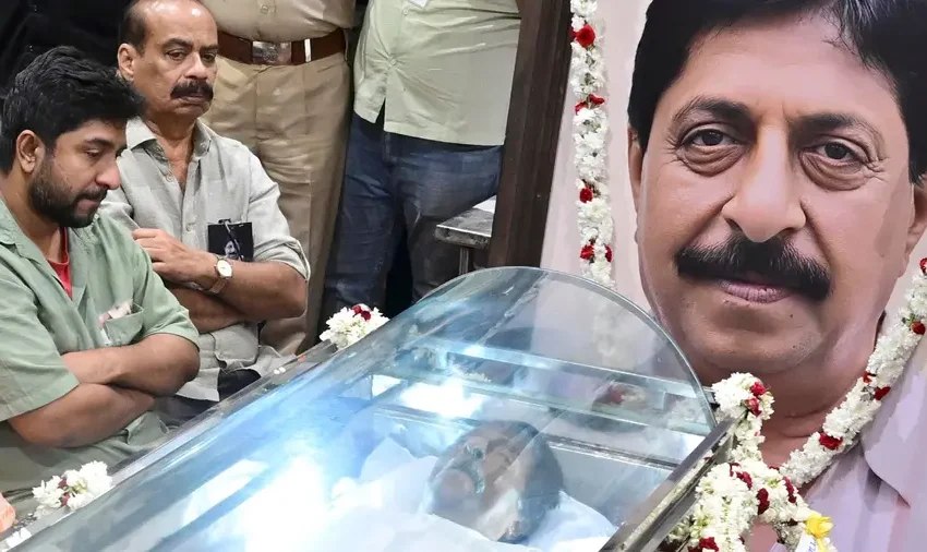  ശ്രീനിവാസന്‌ വിട നൽകാൻ ഒരുങ്ങി നാട്; സംസ്കാരം രാവിലെ പത്ത് മണിക്ക്