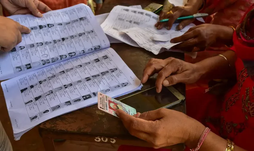  രണ്ടാംഘട്ട വോട്ടെടുപ്പ് നടക്കുന്ന ജില്ലകളിലെ പോസ്റ്റ് ഓഫീസുകൾ തിങ്കൾ വൈകിട്ട് 6 വരെ തുറന്നു പ്രവർത്തിക്കാൻ നിർദേശം
