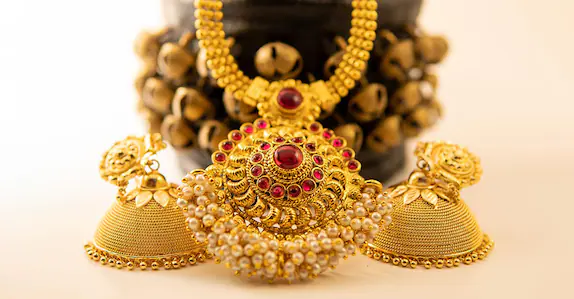  ഒരു പവന് 1,01,600 രൂപ; പവൻ വില ‘ഒരുലക്ഷം രൂപ’ പിന്നിട്ടു, ഇന്ന് ഒറ്റയടിക്ക് കയറിയത് 1,760 രൂപ