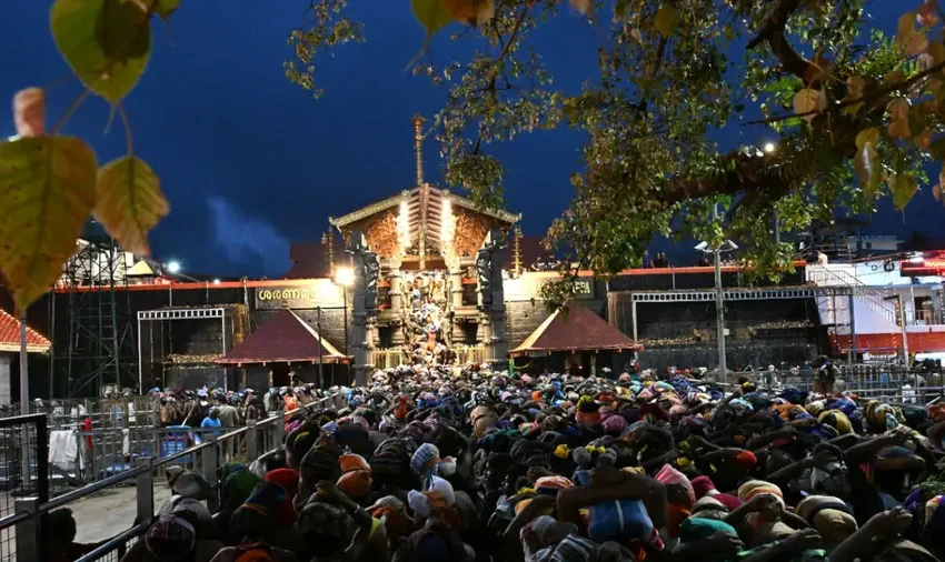  തങ്ക അങ്കി വഹിച്ചുള്ള രഥഘോഷയാത്ര ഇന്ന് ശബരിമല സന്നിധാനത്തെത്തും