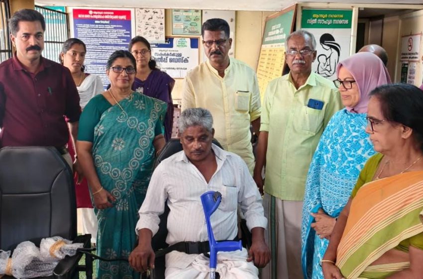  ആന്തൂർ നഗരസഭ 2025-26 വാർഷീക പദ്ധതി ഭിന്നശേഷിക്കാർക്കുള്ള ഇലക്ട്രിക്  വീൽ ചെയർവിതരണ ഉദ്ഘാടനം നടന്നു