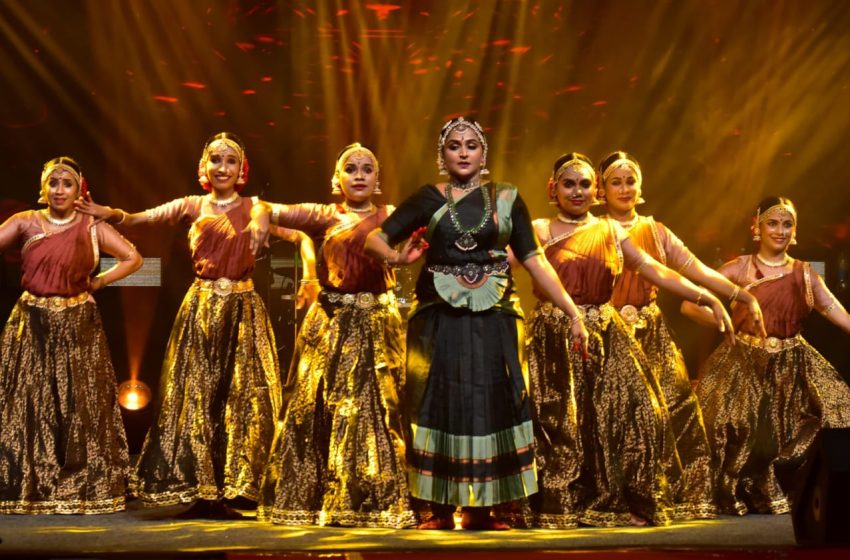  ആനന്ദരാവുകൾ ഒരുക്കി നൃത്ത സംഗീത മെഗാ ഷോകൾ