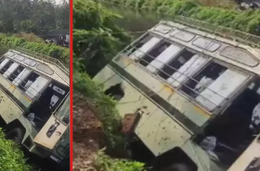  തിരുവനന്തപുരം നെയ്യാറ്റിന്‍കരയില്‍ സ്‌കൂള്‍ വാന്‍ കനാലിലേക്കു മറിഞ്ഞ് 15 കുട്ടികള്‍ക്കു പരുക്ക്