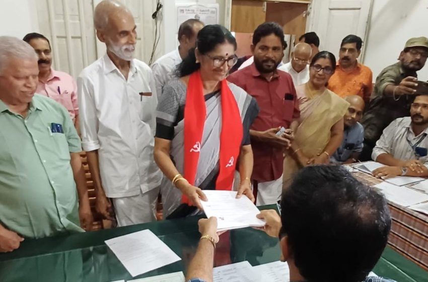  തളിപ്പറമ്പ് നിയോജകമണ്ഡലം സ്ഥാനാർത്ഥി പി കെ ശ്യാമള നാമനിർദേശ പത്രിക സമർപ്പിച്ചു