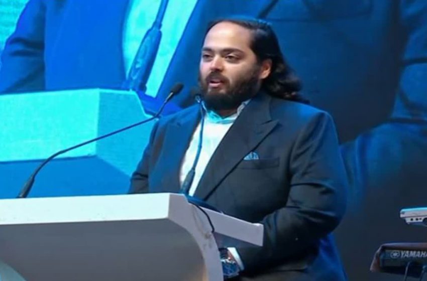  രാജരാജേശ്വരൻ്റെ അനുഗ്രഹംതേടി ആനന്ദ്അമ്പാനി