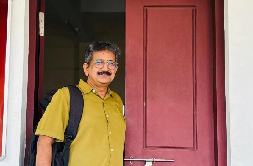  ഇംഗ്ലീഷ് അദ്ധ്യാപകനും കവിയും എഴുത്തുകാരനുമായിരുന്ന പ്രൊഫ. എ സി ശ്രീഹരി (56) അന്തരിച്ചു