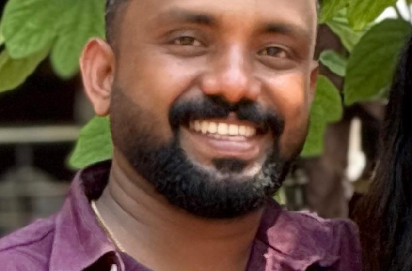  നിർത്തിയിട്ട കാറിൽ യുവാവിനെ മരിച്ചനിലയിൽ
