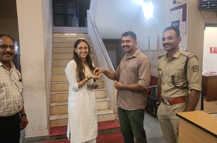  കണ്ണൂരിൽ നഷ്ടപ്പെട്ട സ്വർണ്ണമാല മണിക്കൂറുകൾക്കകം കണ്ടെത്തി പോലീസ്