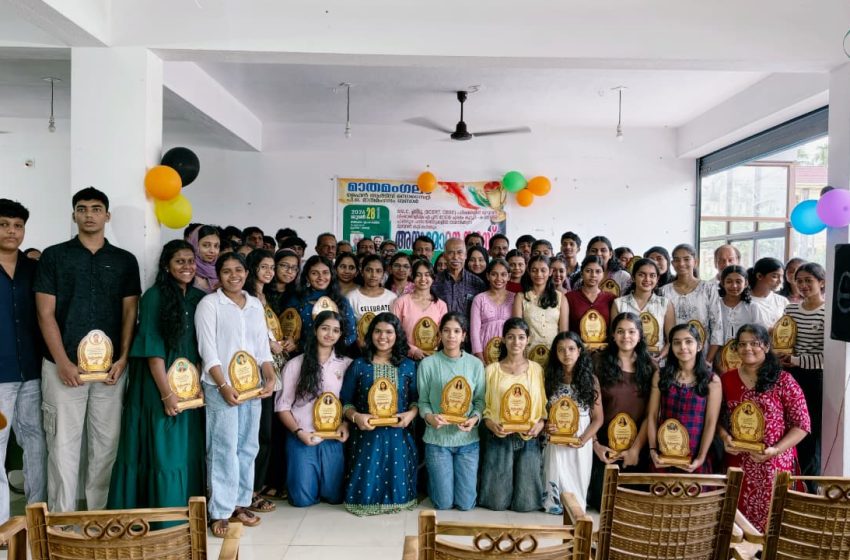  ഫൈൻ ആർട്സ് സൊസൈറ്റി കുട്ടികളെ അനുമോദിച്ചു.