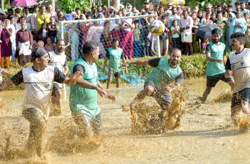  ആവേശമായി ഊര്‍പ്പള്ളി മഴയുത്സവവും മഡ് ഫുട്‌ബോളും.