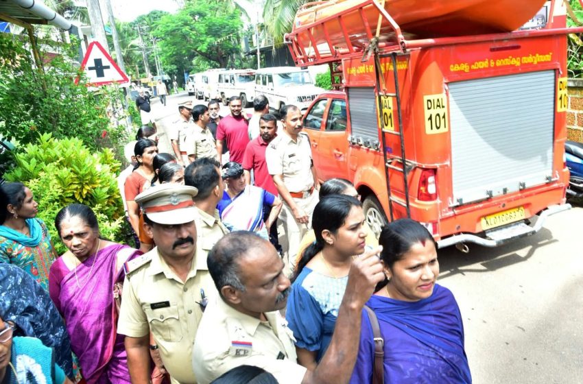  ചാല്‍ ബീച്ചില്‍ സുനാമി മോക് ഡ്രില്‍ സംഘടിപ്പിച്ചു